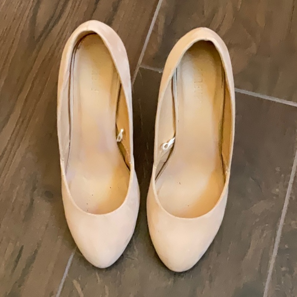 Forever 21 Blush Faux Suede Pumps